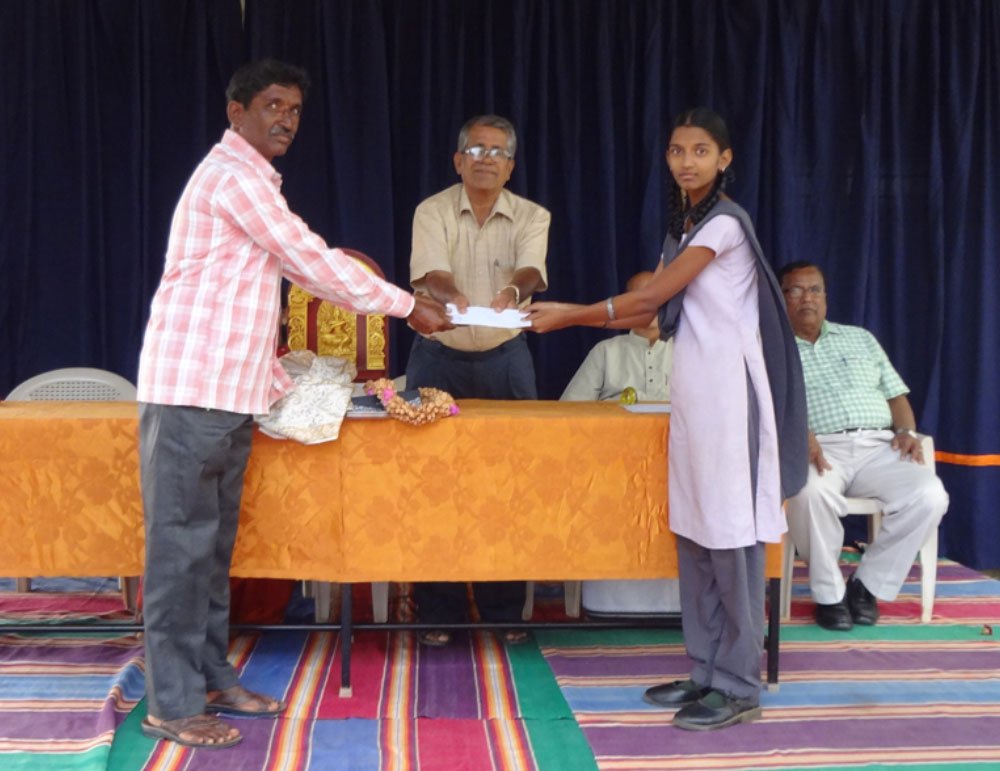 Exceptional-young-women-scholarship-2