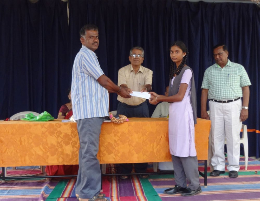 Exceptional-young-women-scholarship-3